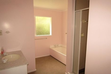 Photo of property in 6 Saint Hildas Glade, Tawa, Wellington, 5028