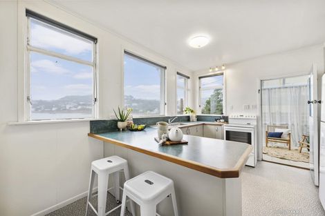Photo of property in 218 The Esplanade, Island Bay, Wellington, 6023