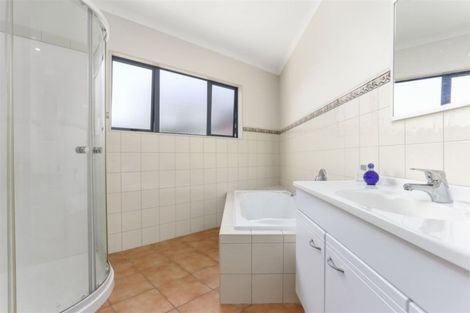 Photo of property in 4f Shaw Road, Oratia, Auckland, 0604