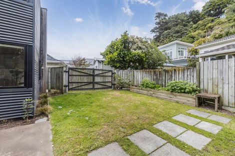 Photo of property in 87 Marine Parade, Seatoun, Wellington, 6022
