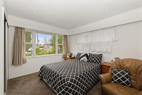 Photo of property in 28 Tiroroa Avenue, Te Atatu South, Auckland, 0610