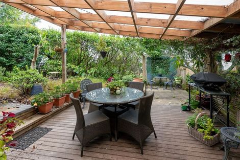 Photo of property in 18 Tanglewood Place, Cockle Bay, Auckland, 2014