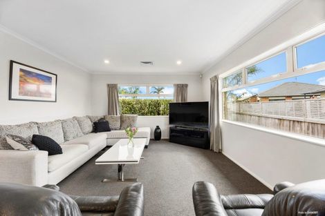Photo of property in 18a Doment Crescent, Orewa, 0931