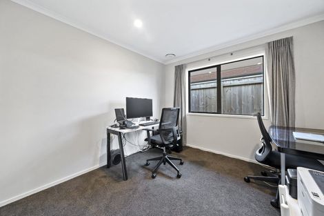 Photo of property in 7 Weatherdeck Close, Whitby, Porirua, 5024