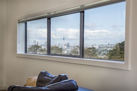 Photo of property in 8d Huka Road, Birkenhead, Auckland, 0626