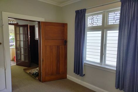 Photo of property in 142 Russell Terrace, Berhampore, Wellington, 6023