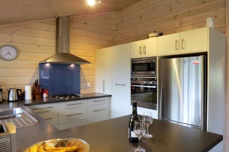 Photo of property in 62 Mary-ellen Place, Coromandel, 3506