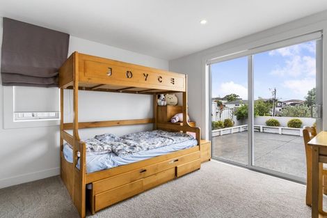 Photo of property in 24 Beach Road, Castor Bay, Auckland, 0620