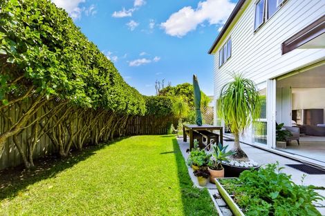 Photo of property in 418a Old Te Atatu Road, Te Atatu Peninsula, Auckland, 0610