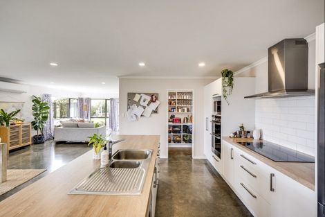 Photo of property in 174 Eskridge Drive, Eskdale, Napier, 4182