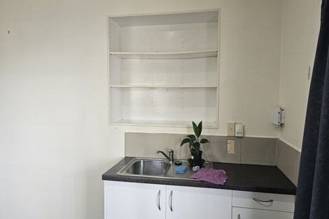 Photo of property in 127 Hobsonville Road, West Harbour, Auckland, 0618