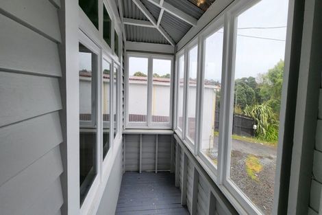 Photo of property in 9 Mahoe Street, Strandon, New Plymouth, 4312
