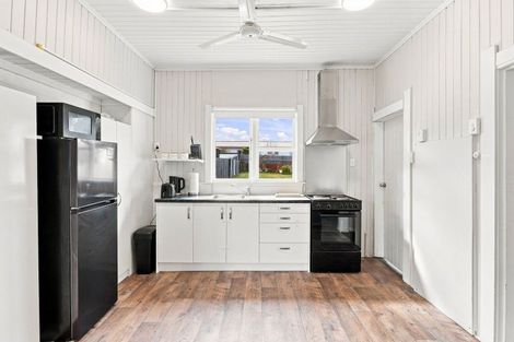 Photo of property in 36 Matai Street, Castlecliff, Whanganui, 4501
