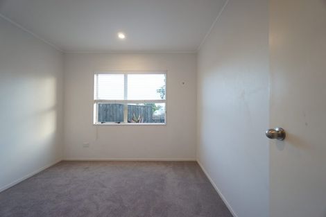 Photo of property in 2/46 La Trobe Street, Pakuranga Heights, Auckland, 2010