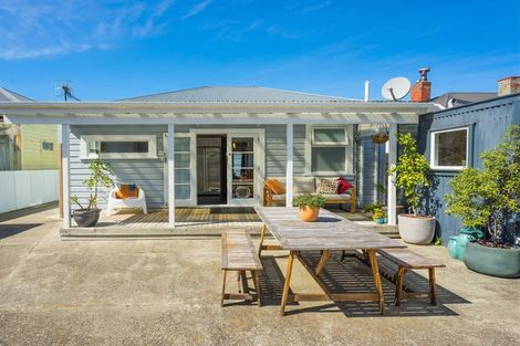 Photo of property in 25 Riddlers Crescent, Petone, Lower Hutt, 5012