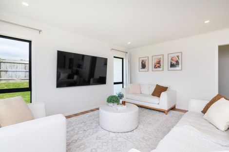 Photo of property in 12 Corsica Court, Fitzherbert, Palmerston North, 4410