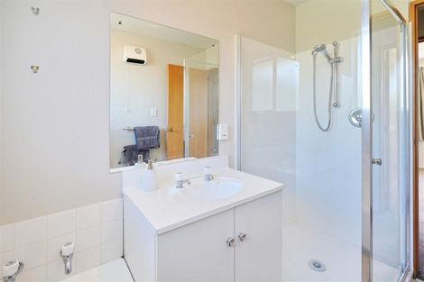 Photo of property in 46b Daniels Road, Redwood, Christchurch, 8051