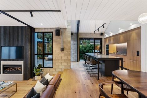 Photo of property in 33 Tirotai Crescent, Westmere, Auckland, 1022