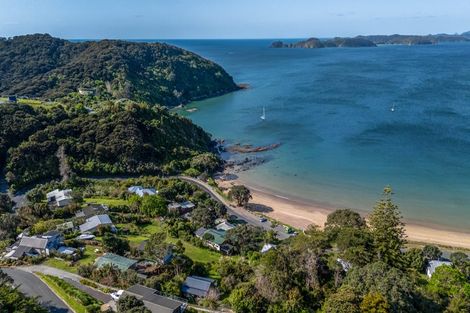 Photo of property in 4 Queens View Road, Russell, 0202