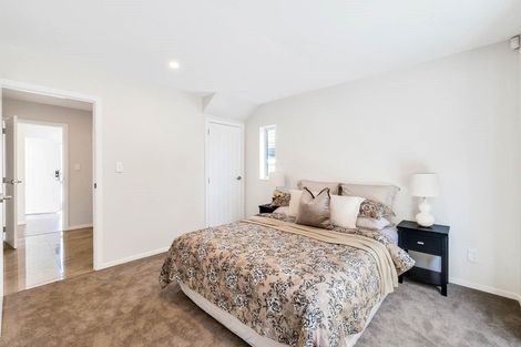 Photo of property in 25b Pupuke Road, Birkenhead, Auckland, 0627