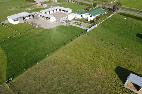 Photo of property in 128 Campbell Road, Winton, 9783