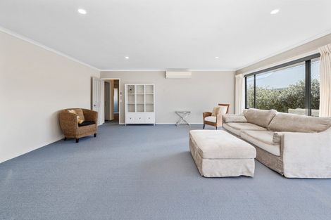 Photo of property in 14 Lakemere Way, Kinloch, Taupo, 3377