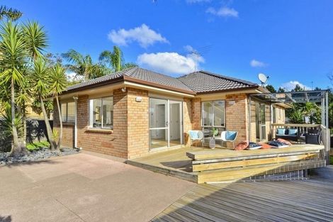 Photo of property in 14 Nimstedt Avenue, Oteha, Auckland, 0632