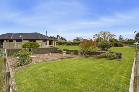Photo of property in 53 Pohutukawa Drive, Levin, 5571