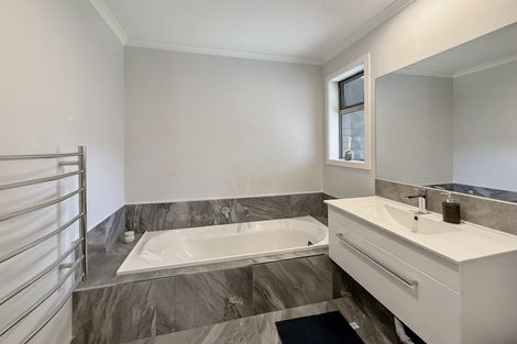 Photo of property in 53 Noumea Drive, Rangatira Park, Taupo, 3330