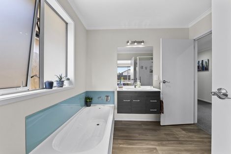 Photo of property in 2 Wentworth Lane, Waiwhakaiho, New Plymouth, 4312