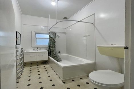 Photo of property in 38 Sugarloaf Road, Brooklyn, Wellington, 6021