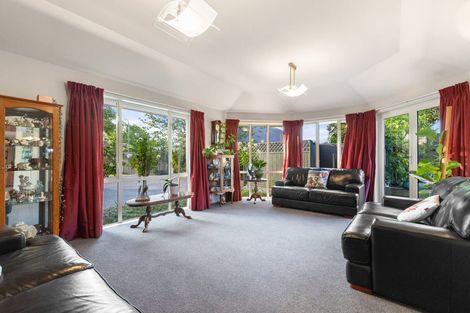 Photo of property in 7 Coolspring Way, Redwood, Christchurch, 8051