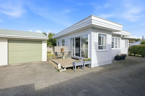 Photo of property in 1/5 Rainsford Street, Moturoa, New Plymouth, 4310