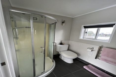 Photo of property in 607 Beach Road, Rothesay Bay, Auckland, 0630