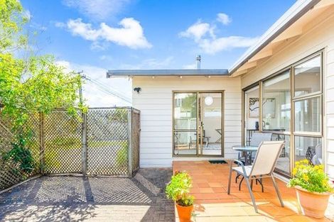 Photo of property in 30 County Road, Torbay, Auckland, 0630