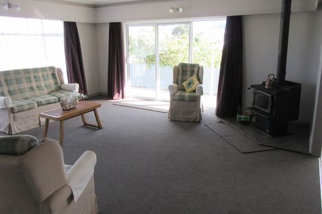 Photo of property in 30 Timaru Road, Waimate, 7924