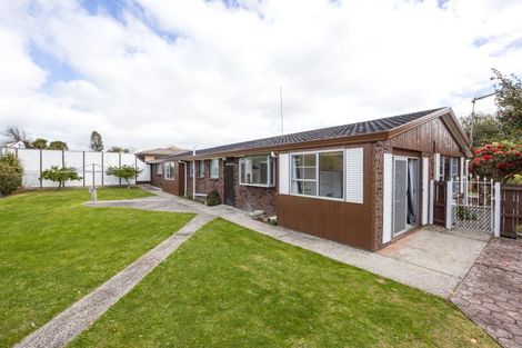 Photo of property in 4 Sandalwood Drive, Dinsdale, Hamilton, 3204