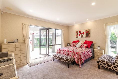 Photo of property in 11 Rutland Place, Taradale, Napier, 4112