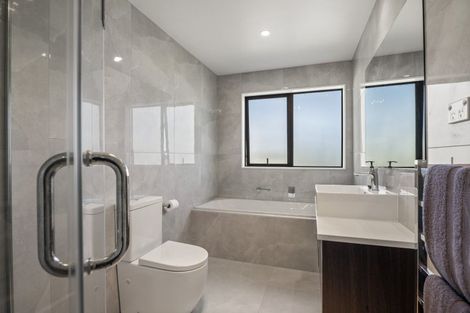 Photo of property in 11 Koiora Road, Clarks Beach, 2122