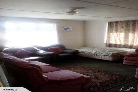 Photo of property in 17 Hereford Street, Cannons Creek, Porirua, 5024