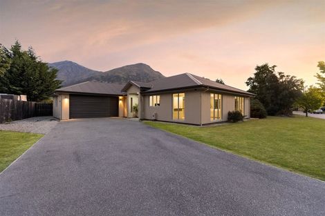 Photo of property in 4 Ada Place, Lake Hayes, Queenstown, 9304