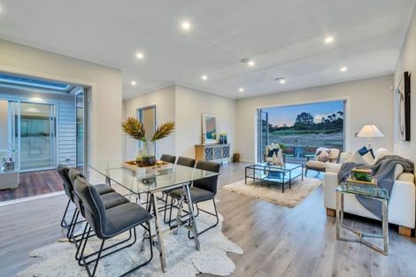 Photo of property in 36 Celestial Crescent, Orewa, 0931