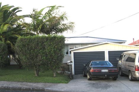 Photo of property in 8a Poto Street, Te Atatu South, Auckland, 0610