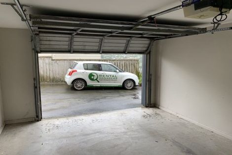 Photo of property in 82a Stewart Drive, Newlands, Wellington, 6037