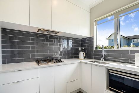 Photo of property in 16 Walter Ruddock Avenue, Kumeu, 0810