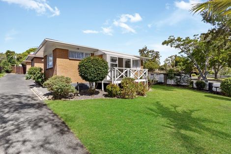 Photo of property in 1/38 Ballater Place, Highland Park, Auckland, 2010