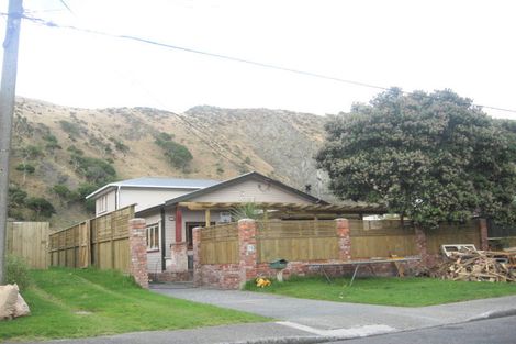 Photo of property in 72 Tilley Road, Paekakariki, 5034