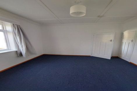 Photo of property in 70 Melbourne Road, Island Bay, Wellington, 6023