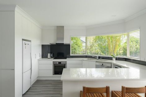 Photo of property in 35 Admiral Crescent, Flagstaff, Hamilton, 3210