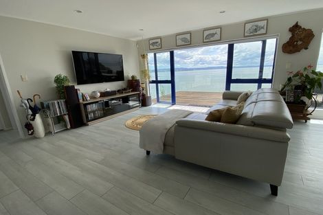 Photo of property in 121 Torkar Road, Clarks Beach, 2122